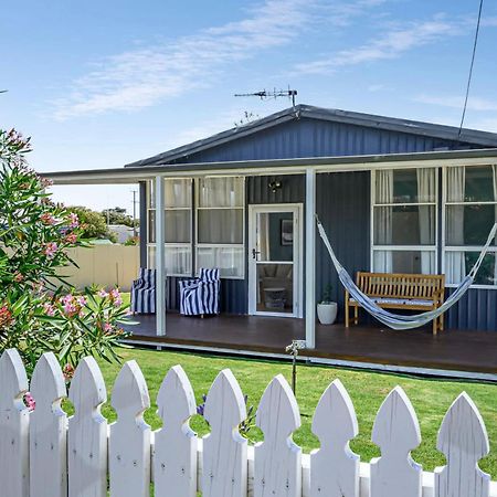 Lil Blue Surf Shack Family And Pet Friendly Villa Goolwa South Exterior photo